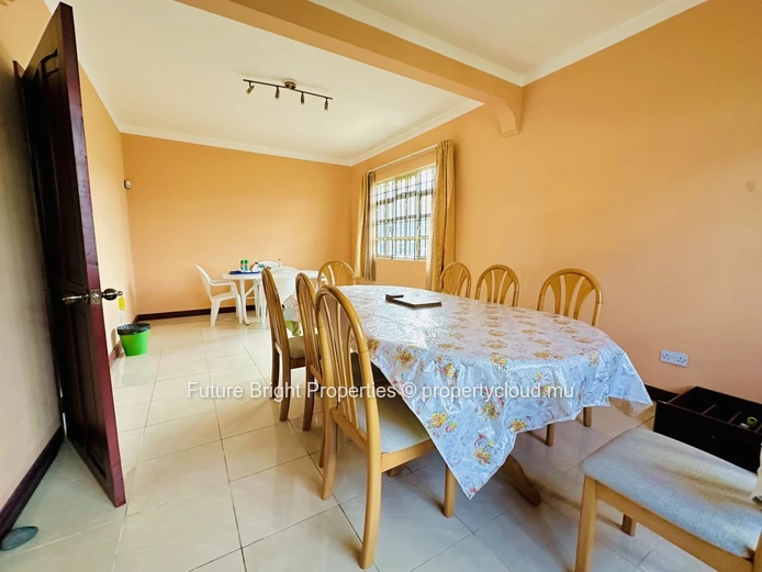 Prime Roadside Property in Moka – Ideal for Residential Living & Commercial Investment
