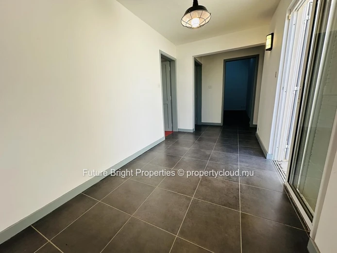 Stunning House in Flic en Flac – A Perfect Blend of Comfort and Vacation Vibes