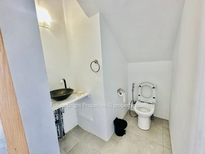 Modern & Luxurious House For Sale In Riverside Balaclava – A Dream Home In A Peaceful Setting