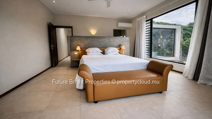 Exceptional Contemporary Villa at Domaine de Palmyre – Panoramic Views (Sole Mandate)
