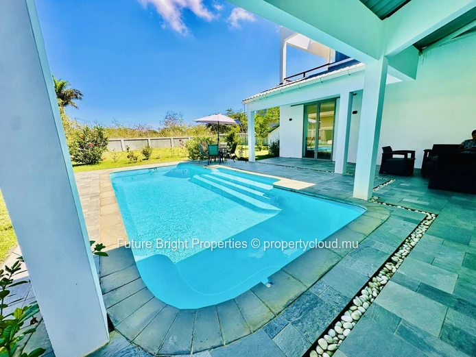 Modern & Luxurious House For Sale In Riverside Balaclava – A Dream Home In A Peaceful Setting