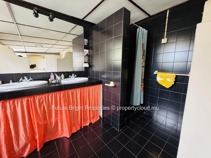 Charming House for sale in Tamarin (Sole Mandate)