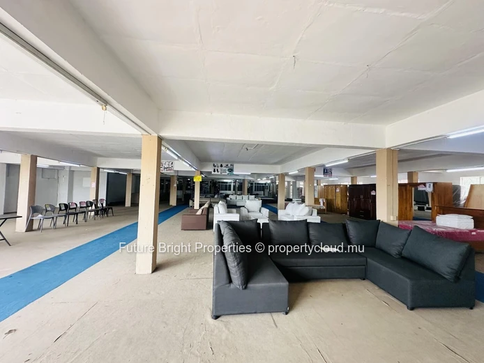 Commercial Space for Rent on the First Floor in Rose Belle !