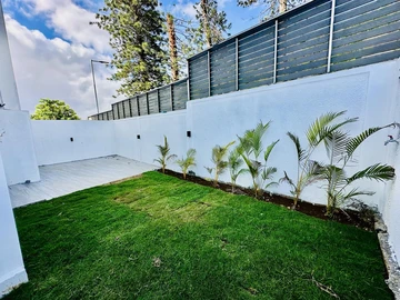5 Bedroom Townhouse, Duplex