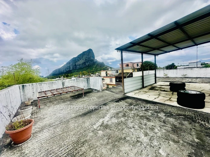 Spacious 6-Bedroom House For Sale In Palma, Quatre Bornes – Ideal Family Home With Great Potential