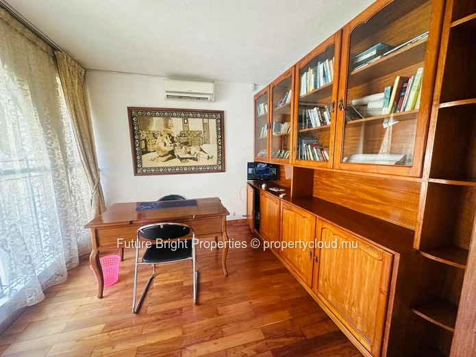 Classic Charm Awaits: Beautiful House for Sale in Roches Brunes!