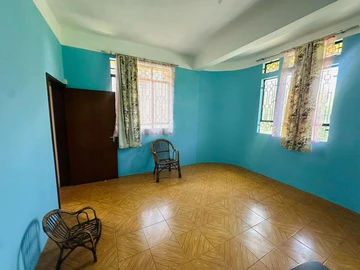 6 Bedroom House