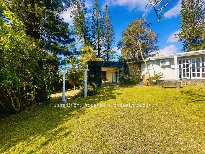 A Hidden Haven In A Tranquil Neighbourhood – Spacious Character Home Surrounded By Nature