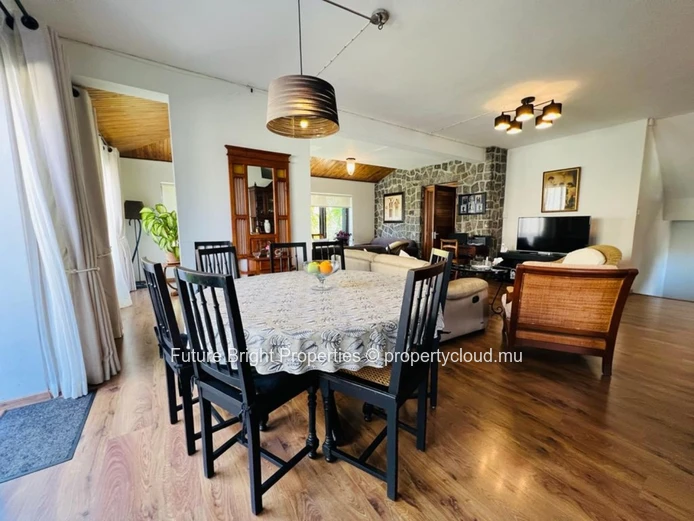 House for sale in a gated residence!