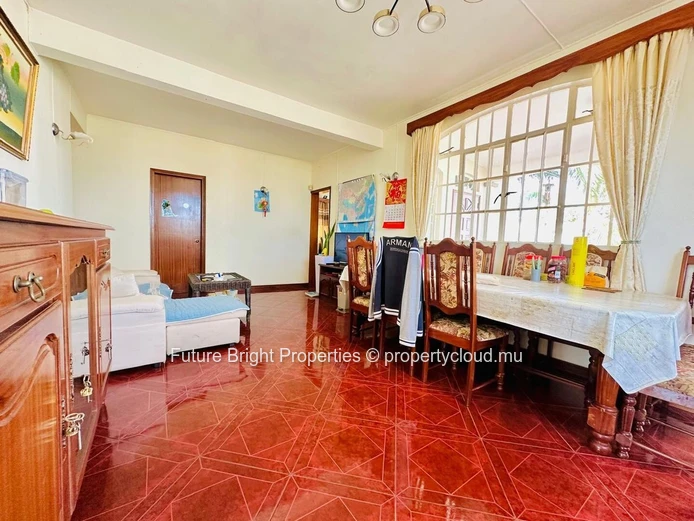 Spacious House , ideal for two Families!
