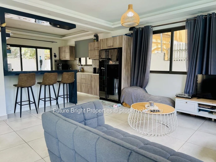 A Cozy Island Retreat in the Heart of Tamarin