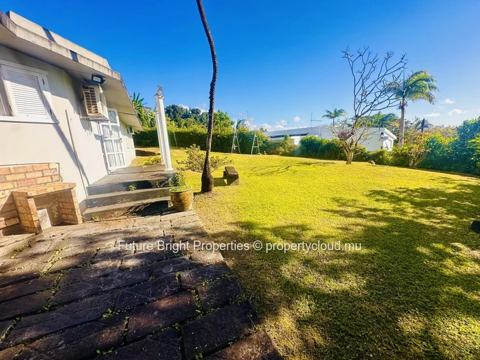 A Hidden Haven In A Tranquil Neighbourhood – Spacious Character Home Surrounded By Nature