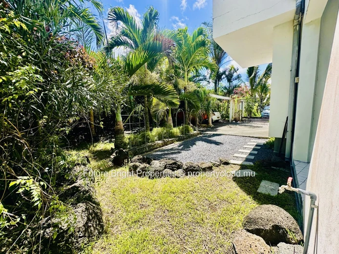 Discover A Unique Artistic Retreat In The Heart Of Grand Baie – The Vale
