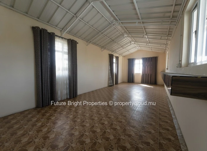 5 - Bedroom House for Sale in Poudre d'Or Hamlet