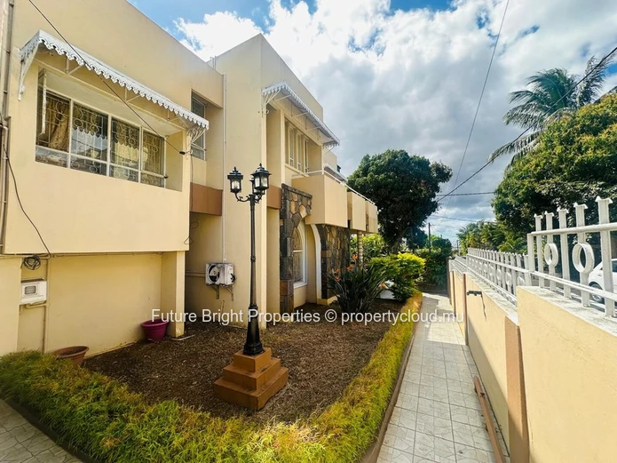 Classic Charm Awaits: Beautiful House for Sale in Roches Brunes!