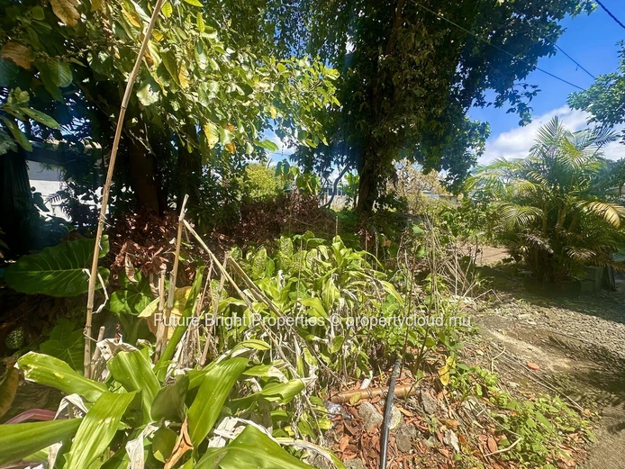 A Promising Opportunity In The Heart Of Vacoas – Spacious 10-Perch Residential Plot