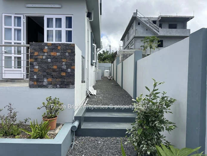 Duplex meublé de 4 chambres à louer à Plaine Magnien
