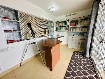 6 Bedroom House