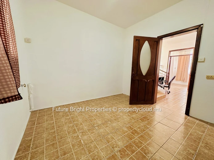Family Home with Spacious Garden – Steps Away from All Amenities