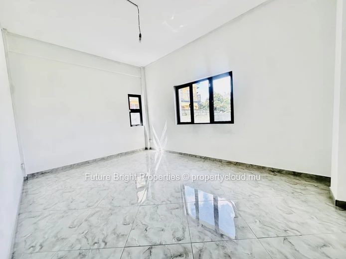 Modern & Spacious Ground-Floor Apartment for Sale in Quatre Bornes – Brand-New & Ideally Located