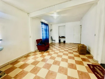 6 Bedroom House