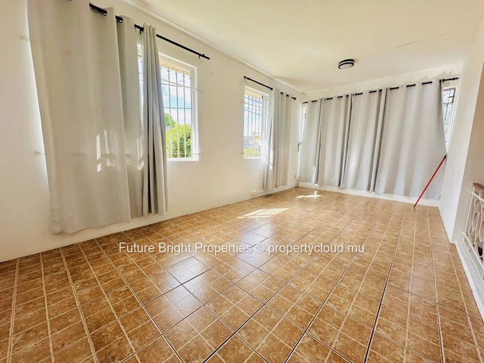 Family Home with Spacious Garden – Steps Away from All Amenities