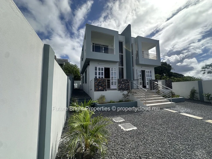 4-Bedroom Duplex for sale in Plaine Magnien