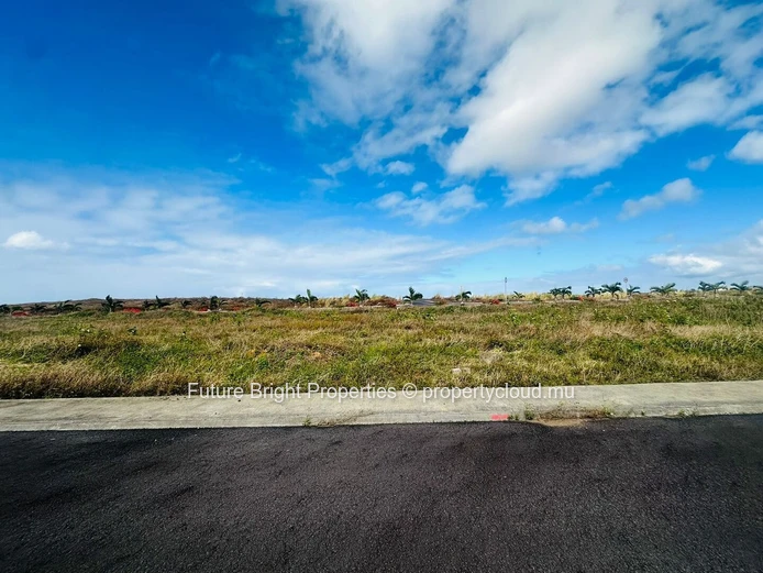 Located in the serene and picturesque Greenview Morcellement. 