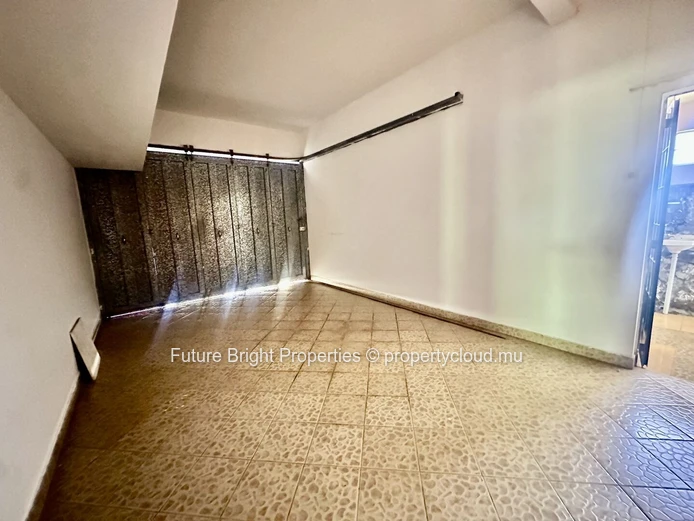 Spacious Family Home / Office Space For Rent In Espérance Trébuchet – Peaceful And Convenient Location