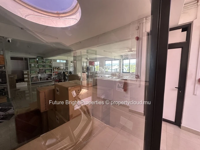 139m² Commercial Space for Rent in Khoyratty