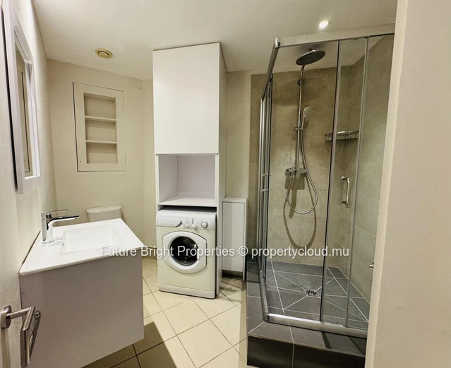 Spacious 2-Bedroom Apartment in the Heart of Ruisseau Créole, Tamarin