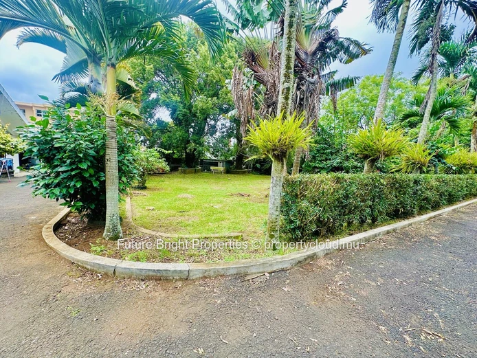 Paradis familial à Vieux Quatre Bornes – Une opportunité d'investissement vous attend!