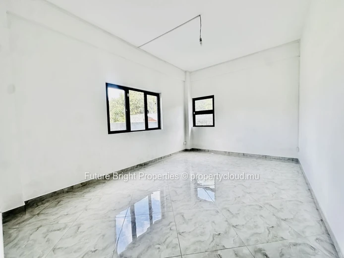 Modern & Spacious Ground-Floor Apartment for Sale in Quatre Bornes – Brand-New & Ideally Located