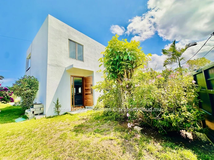 Modern & Luxurious House For Sale In Riverside Balaclava – A Dream Home In A Peaceful Setting