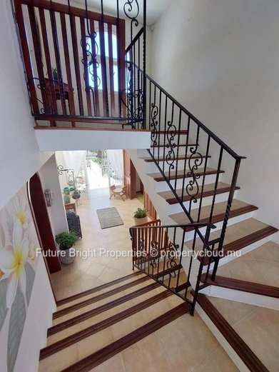 Luxurious Floréal Residence with Breathtaking Views and Stunning Entertainment Spaces