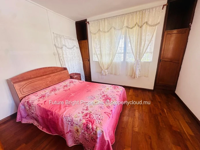Classic Charm Awaits: Beautiful House for Sale in Roches Brunes!