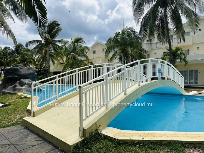 Duplex for Sale in the Heart of the West – Modern, Spacious, and Just Minutes from the Beach