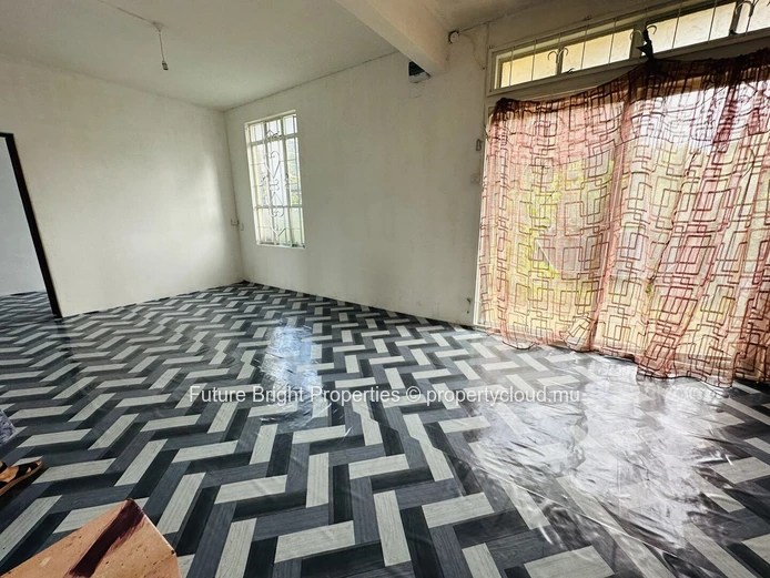 For Sale: 3-Storey House with 6 Bedrooms, Ideal for Investment