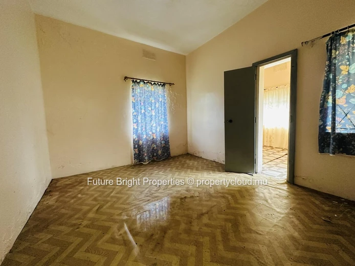 Individual House with Vast Potential in the Heart of Curepipe