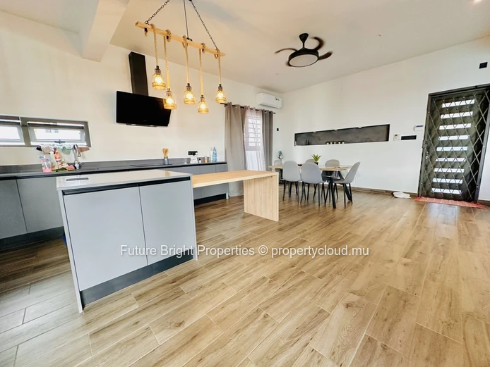 Stunning Modern Family Home with Pool in Chemin Vingt Pied – Prime Northern Location Near Super U & La Croisette