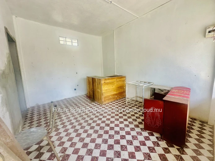 Commercial Property For Sale – Prime Main Road Location In Palma