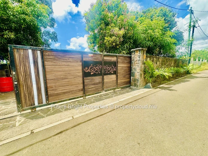 For Sale: Spacious Residential Plot In Poudre D’Or Hamlet!
