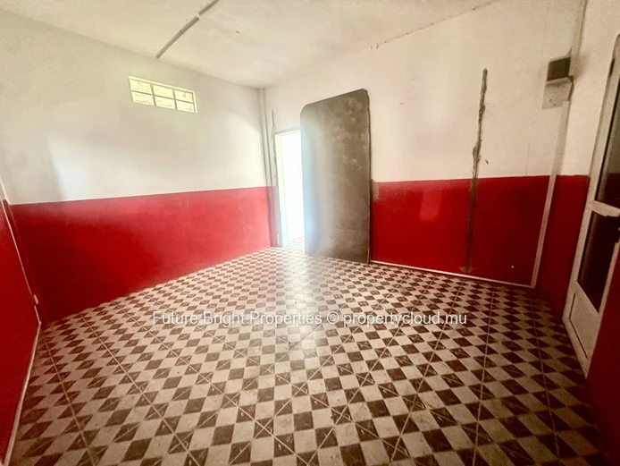 Commercial Property For Sale – Prime Main Road Location In Palma