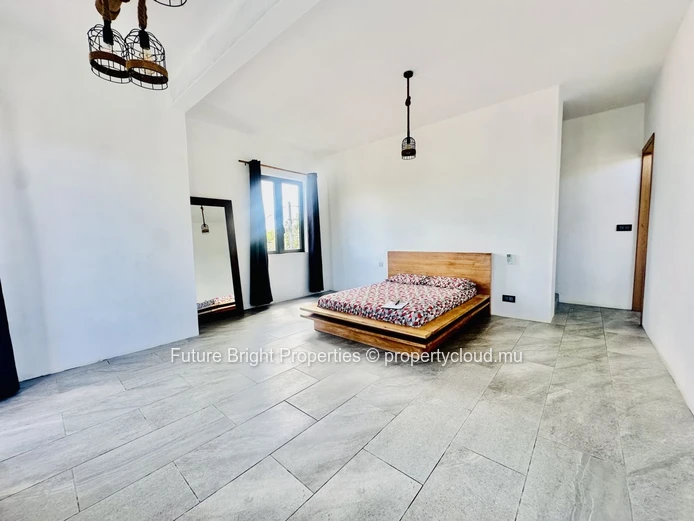 Modern & Luxurious House For Sale In Riverside Balaclava – A Dream Home In A Peaceful Setting