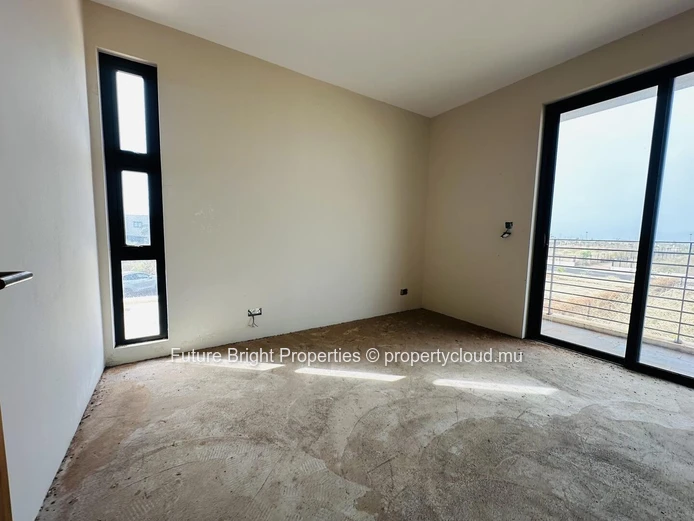 House for Sale on the West Coast (Green Creek) – Great Potential to Personalize