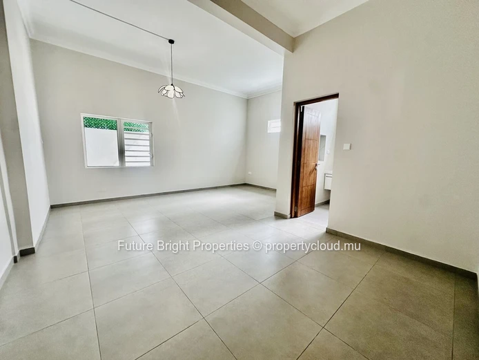 Modern & Secure Family Home For Sale In Rose Hill – Ideal For Extended Living