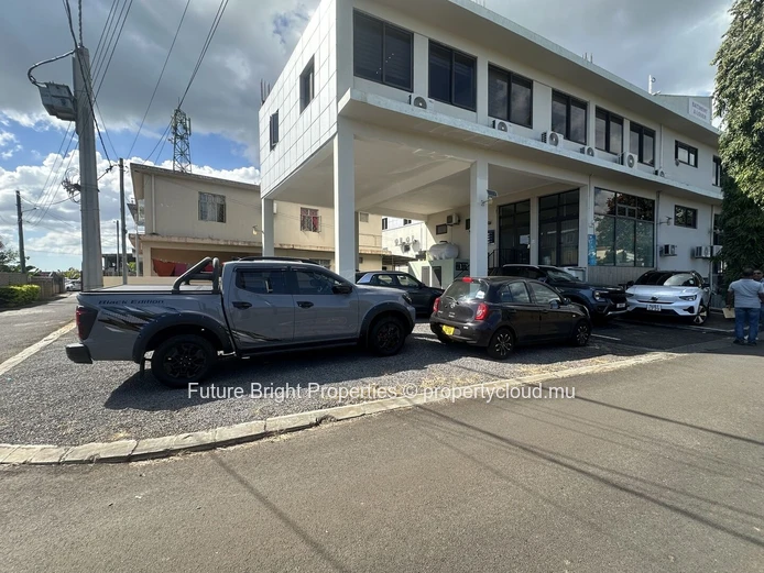 139m² Commercial Space for Rent in Khoyratty