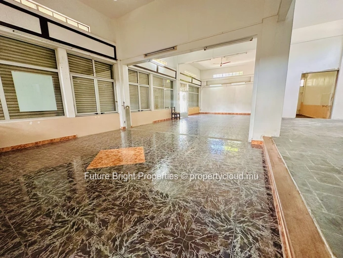 Prime Commercial Space For Rent – Allée Brillant, Floréal