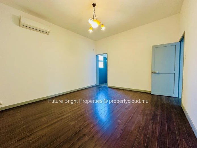 Stunning House in Flic en Flac – A Perfect Blend of Comfort and Vacation Vibes