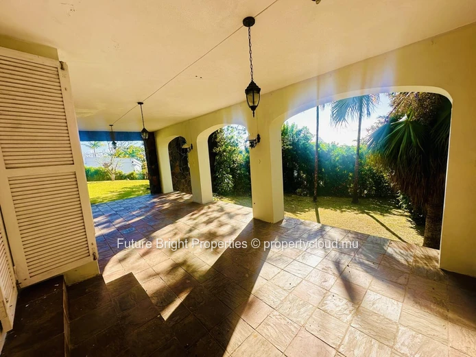 A Hidden Haven In A Tranquil Neighbourhood – Spacious Character Home Surrounded By Nature